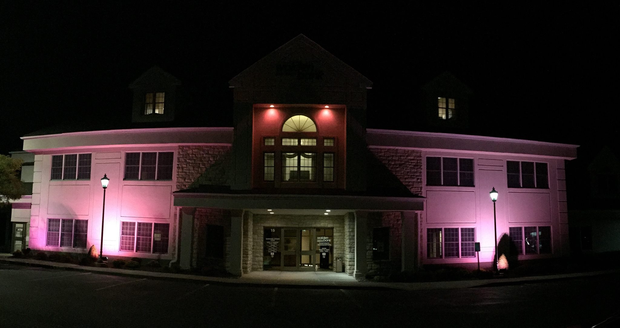 WALDEN SAVINGS BANK GOES ALL OUT PINK TO SUPPORT THE FIGHT AGAINST BREAST CANCER