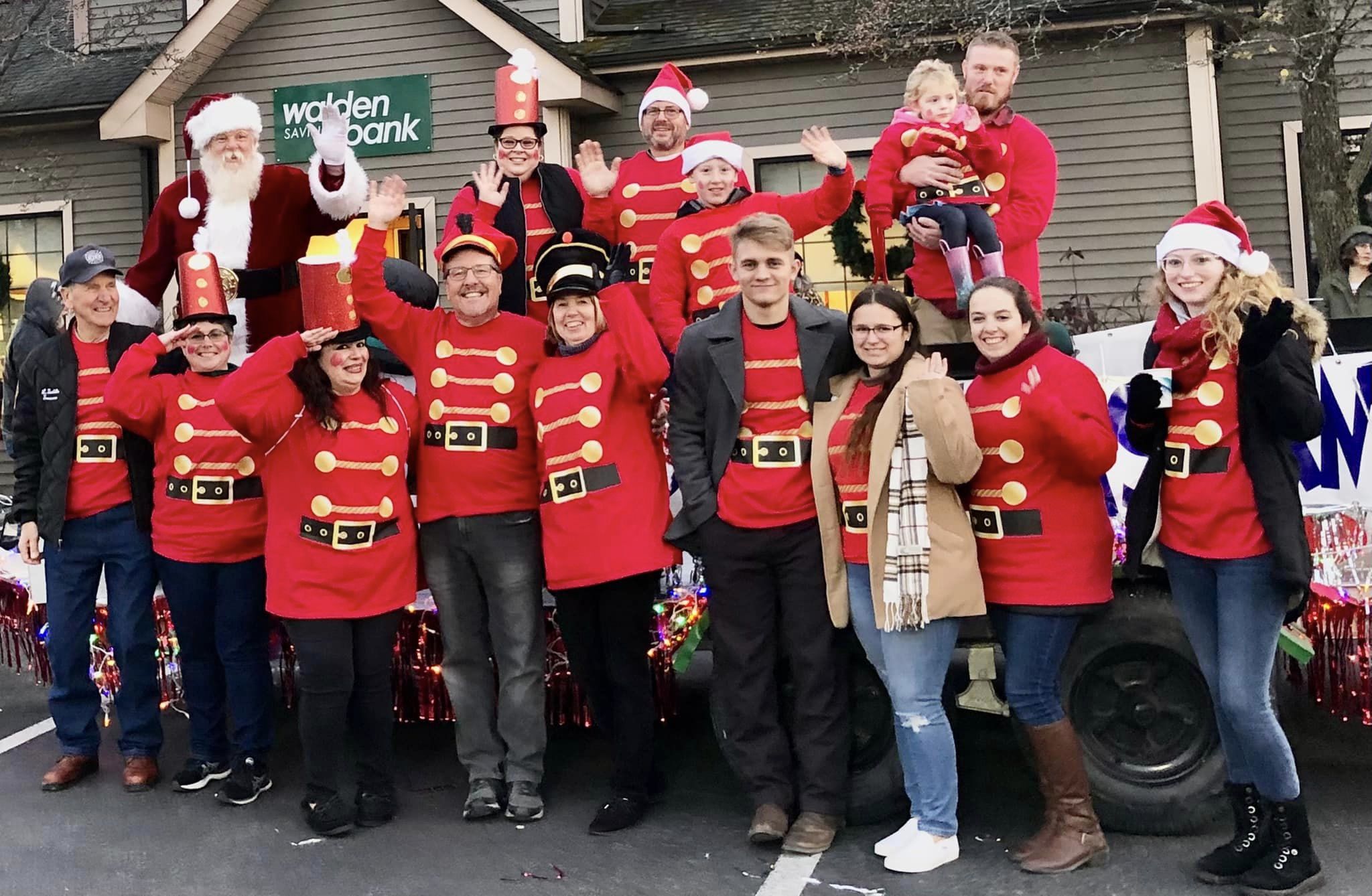 Walden Savings Bank Participates in Gardiner Christmas Parade